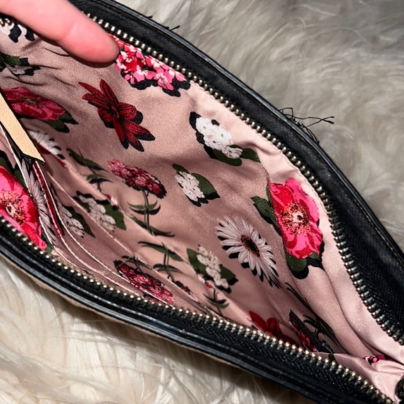 Stella & Dot Fringe Clutch - Picture 3 of 3